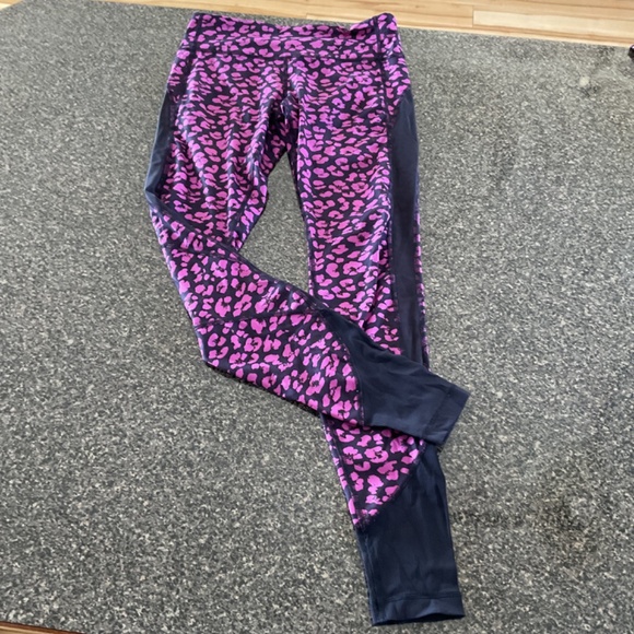 Lululemon Drop it Like It’s Hot Mini Cherry Cheetah Ultra Violet Naval Blue, Si - Picture 2 of 6